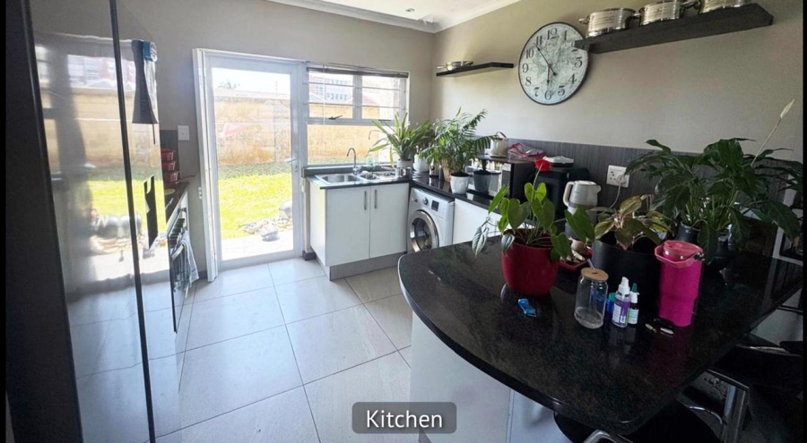 2 Bedroom Property for Sale in Sunnyridge Eastern Cape